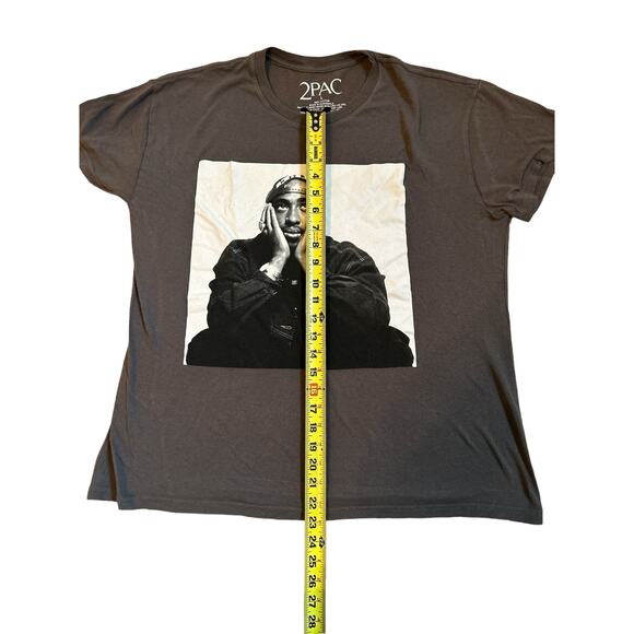 2Pac Gray Thug Life T Shirt with Photo Size Large 100% Cotton - Picture 3 of 6